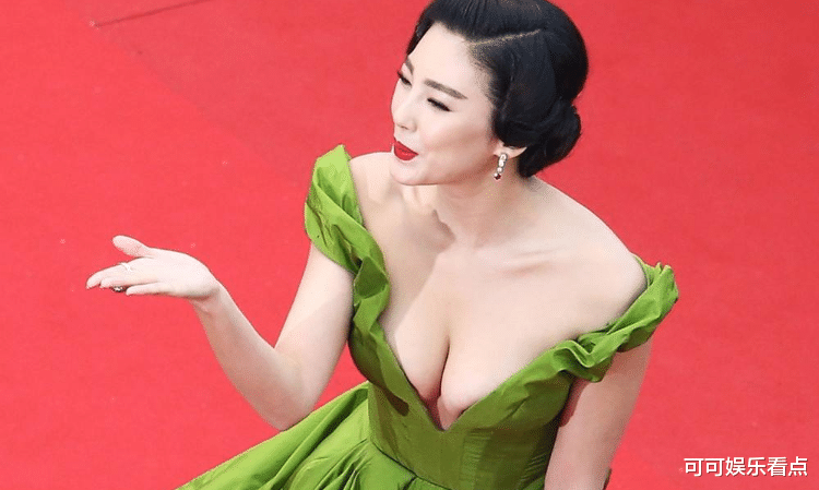 张雨绮|张雨绮生娃后再度发育,凭乘风破浪再火一把,不愧是大号“水蜜桃”!