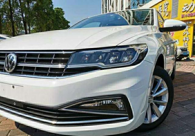 「现代索纳塔」刚工作的小年轻，家里资助十多万买车，选来选去最终提了大众神车