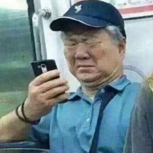 何鸿燊|男女裹床单躺斑马线拍婚纱照：迷惑行为大赏 | 沸话