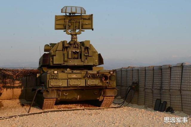 俄军|边境出事后普京遭最沉重打击，大批无人机突然袭击，S300无法反击