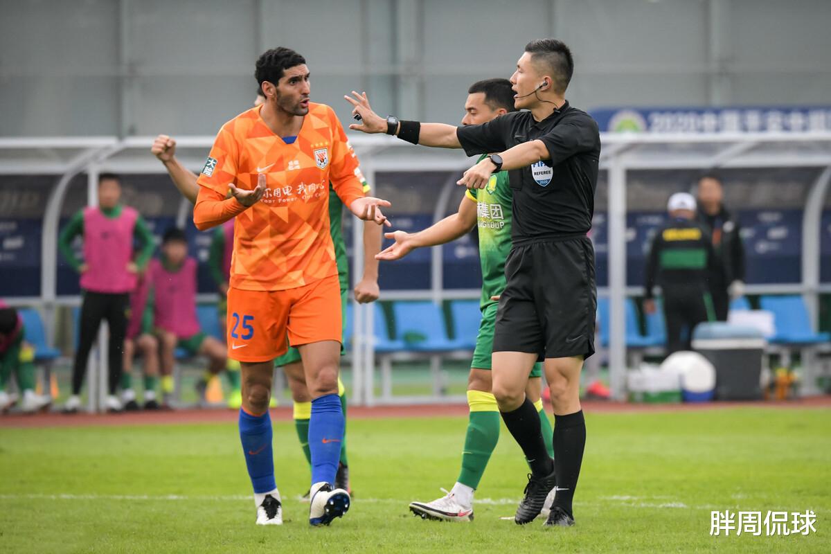 点球|鲁能国安别争了!中超裁判专家给出答案,新华社第2次喊话沈寅豪