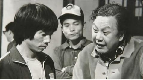 刘家良|19年前，刘家良回家被锁门外，3分钟后一男子在他家窗外坠亡