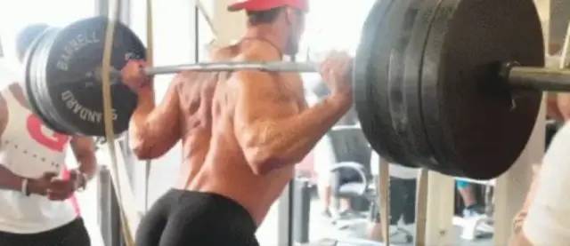 深蹲|力量举中深蹲和呼吸的关系！