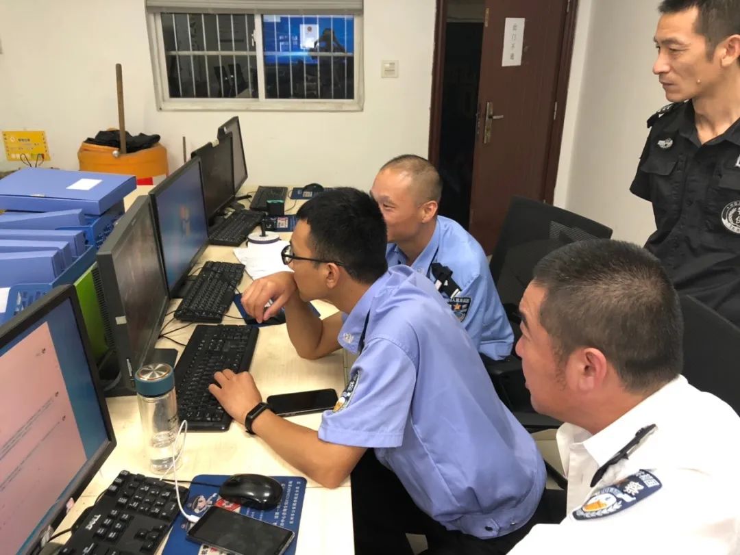 杭州公安|谁敢叫“白衬衣”一起出警？二级高级警长默默系上武装带……还把在逃人员抓了回来！