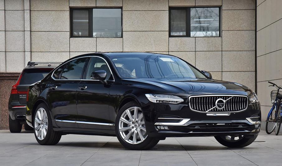 奥迪A6L■手握40万，先开奥迪A6L，再试沃尔沃S90，车主：差距我还是要讲！