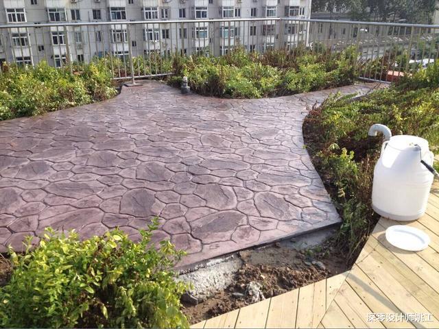 |什么水泥、石板，统统不敌压花地坪！庭院铺上它晒不裂也不用保养