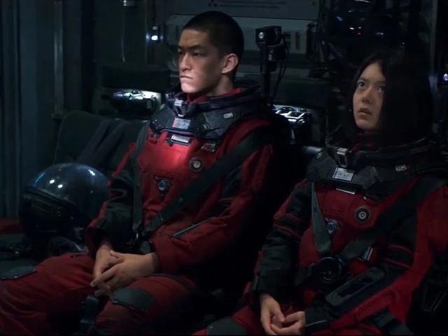 「反派」史上最“无奈”的导演，为顺利上映把反派给删减了，结果卖了46亿票房