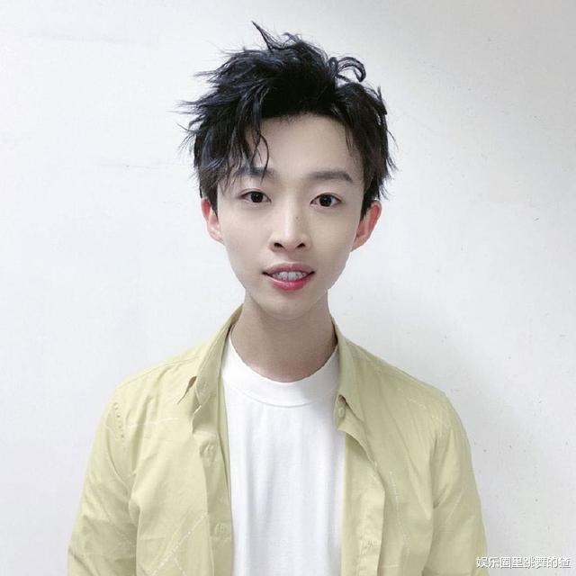 谢明皓|2小时喷56位艺人,得罪半个娱乐圈,谢明皓爆料王一博肖战关系