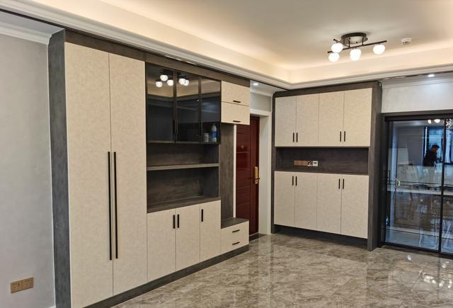 「」打扫干净正在布置软装,目前已经花了21万,电视墙特别漂亮附清单