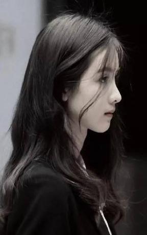「陈都灵」陈都灵高中毕业照曝光，灵气满满很清纯，侧脸照撞脸刘亦菲