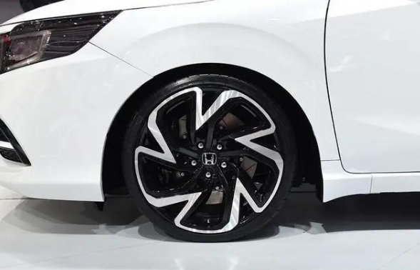 本田思域|实在顶不住了,降价!本田思域兄弟车型再降2万多,买了肯定不亏