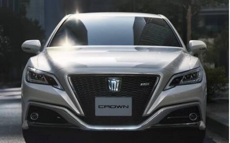 丰田皇冠|2021款皇冠正式开售，霸气外观荡然无存