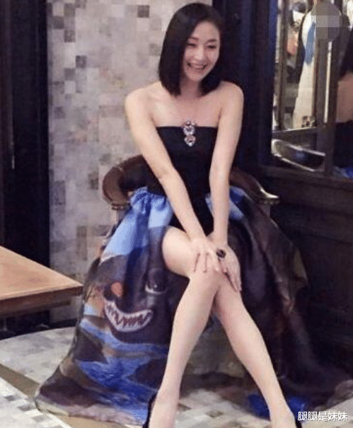 万绮雯|香港“NO.1腿模”万绮雯，因事业比男方好而分手，50岁仍膝下无子