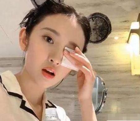 唐艺昕：有一种少女叫唐艺昕怀孕，晒出“续命”精华，张嘉倪：平价兰蔻