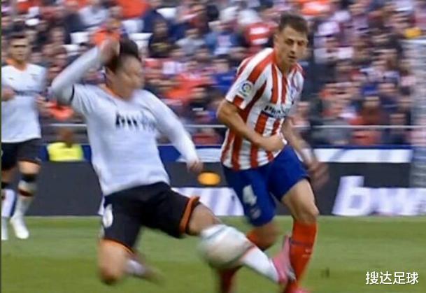 【韩国队】又是第89分钟，韩国人恶意踢人被罚下！上一次哭了，这一次装无辜