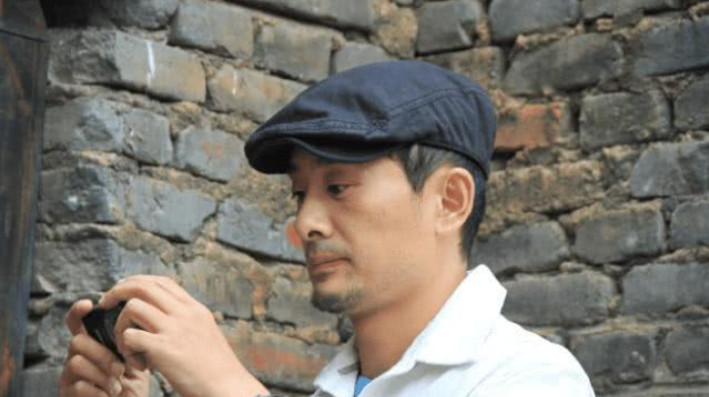 「央视」冒充农民走红上春晚,还娶了超女老婆,身份曝光后被央视封杀!