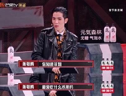 王菲|王菲被传与谢霆锋分手，深夜前往李亚鹏家中，谢霆锋发图回应