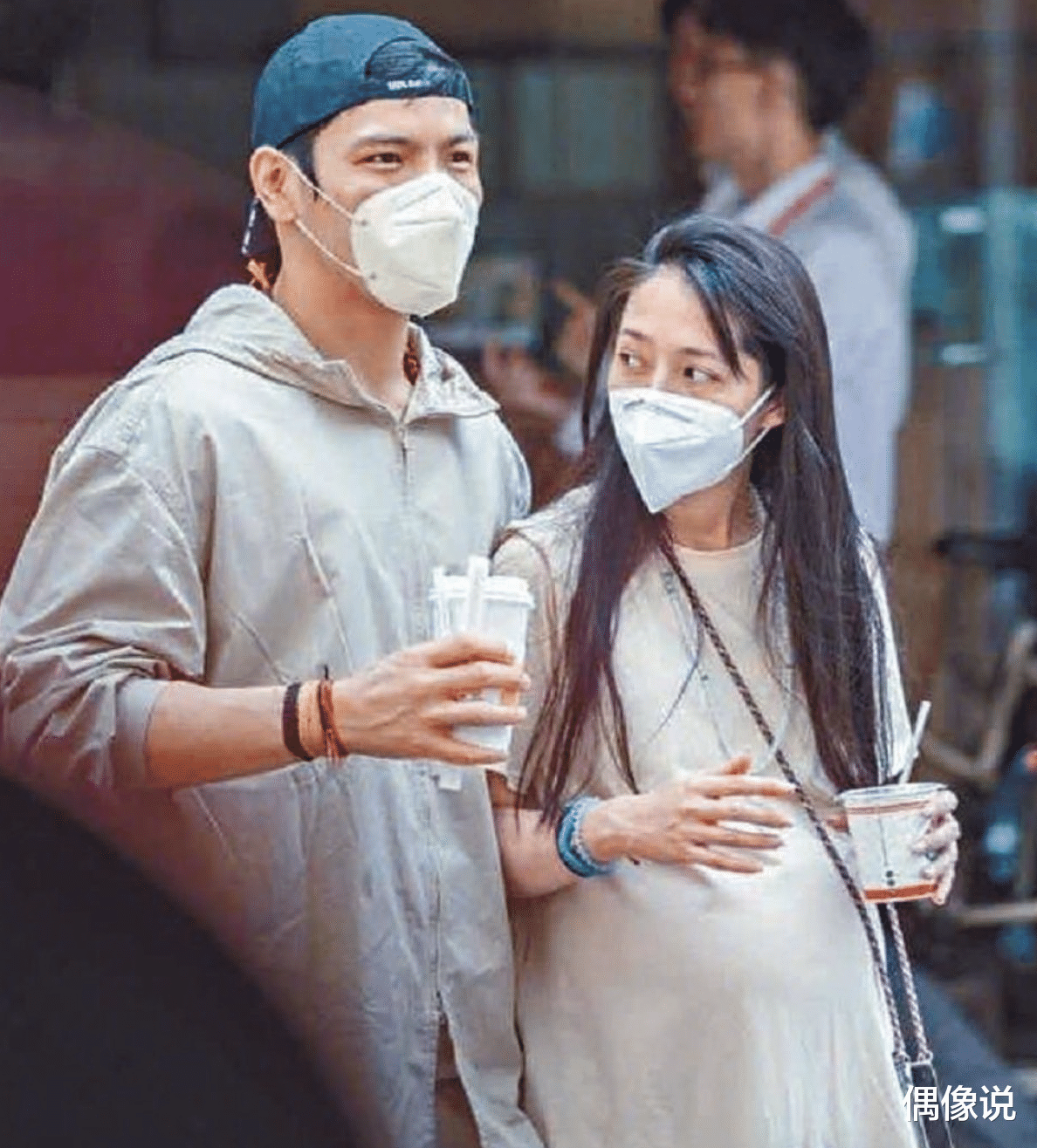 郭碧婷|郭碧婷向佐喜得爱女,向太要重新取名了,郭爸发文被指有深意