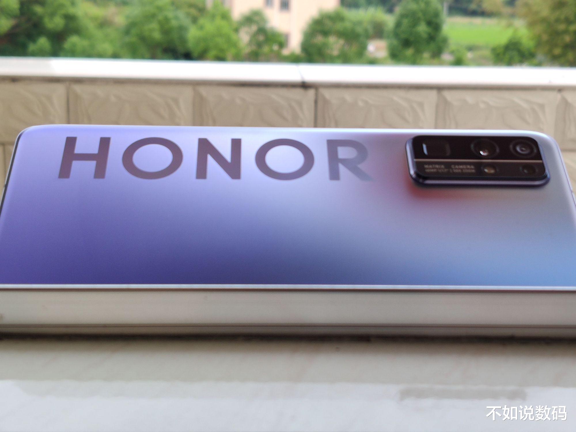 华为荣耀:荣耀30开启降价模式,三个月降价300元,归根结底还是处理器不行!