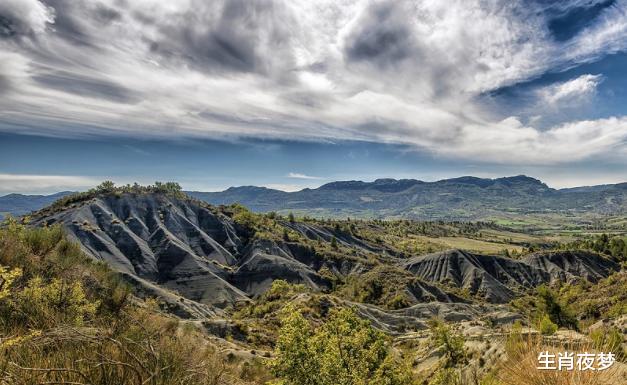 金牛座|10月，为情所困的三大生肖，不忍分离，痴心再续前缘，我要将你，抱在怀里