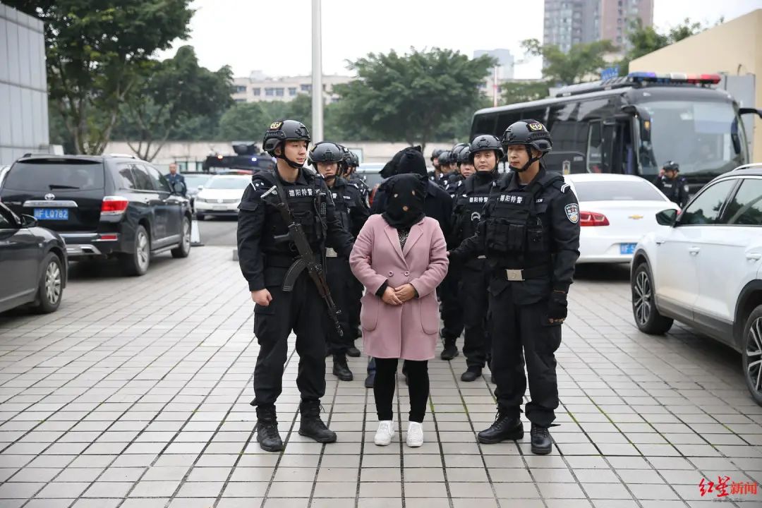 ＂原＂红星新闻|敛财上亿！四川一村支书被判无期