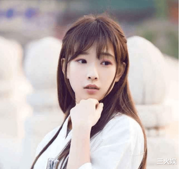 许嵩▲许嵩耗费大量心血的写一首歌，就为捧红一个人，但后来她沦为网络主播