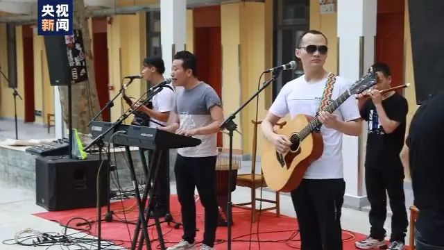 蕺菜|听过他们的歌，网友都说这个乐队的名字真赞