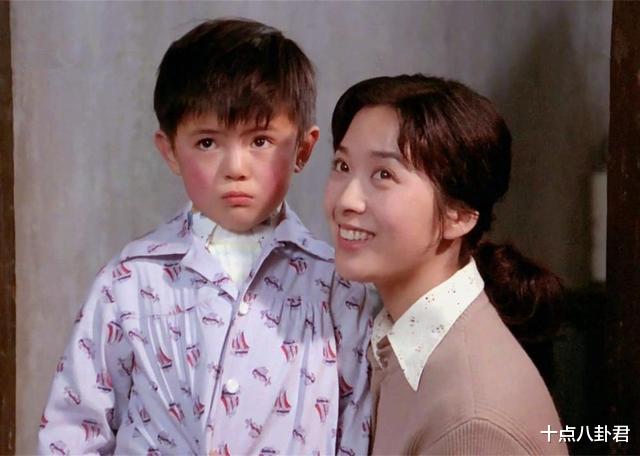 龚雪|80年代美女龚雪：为了爱情放弃事业嫁到美国，67岁风采依旧