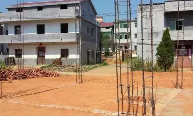 晒晒我家的三层别墅, 光毛坯就花了50多万, 还有前后院