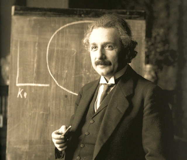 爱因斯坦|爱因斯坦智商惊人,三个子女倒有两个是疯子?其原因令人扼腕叹息