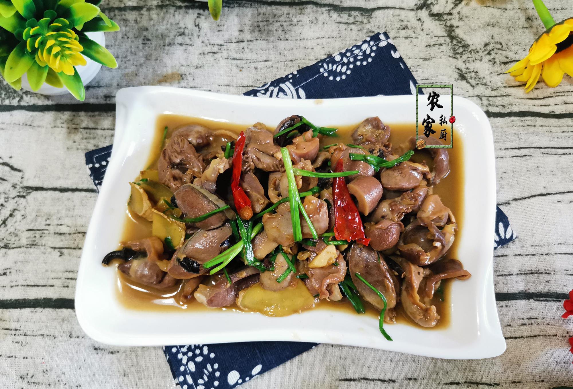 鸡胗|鸡身上最珍贵的部位，一只就一小个，老板留着自己吃，不懂吃可惜