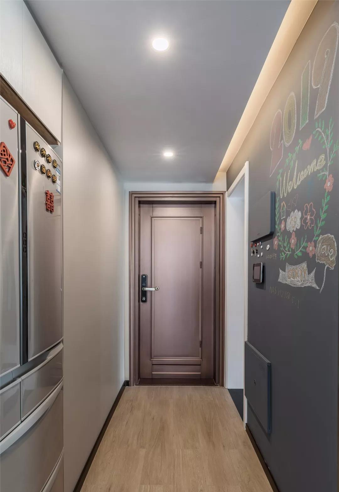 『』她家96平，玄关塞冰箱，卫生间挤鞋柜，电视墙巴掌大！却异常实用