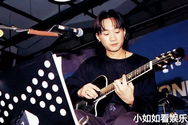 「黄家驹」黄家驹一代华语乐坛歌神！曾写的一首歌讽刺了整个华语乐坛。