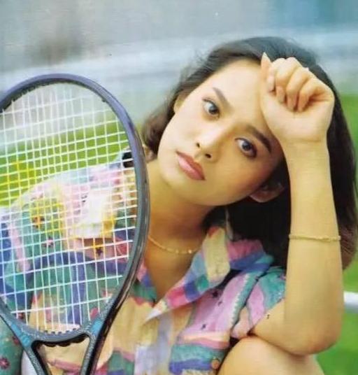 [宁静]离婚后的宁静至今单身, 你以为是对前夫念念不忘, 其实背后藏着秘密