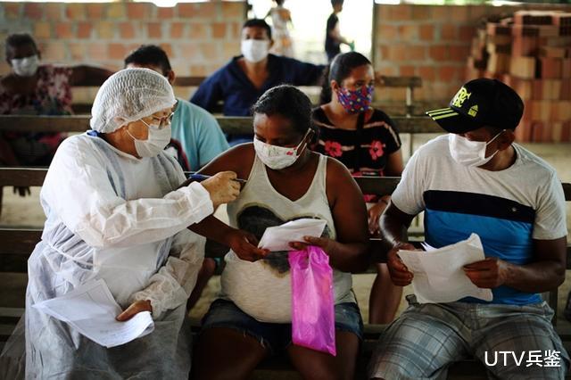 刘芸@巴西疫情比美国还严重！单日暴增5万多例，检测230万次确诊过百万