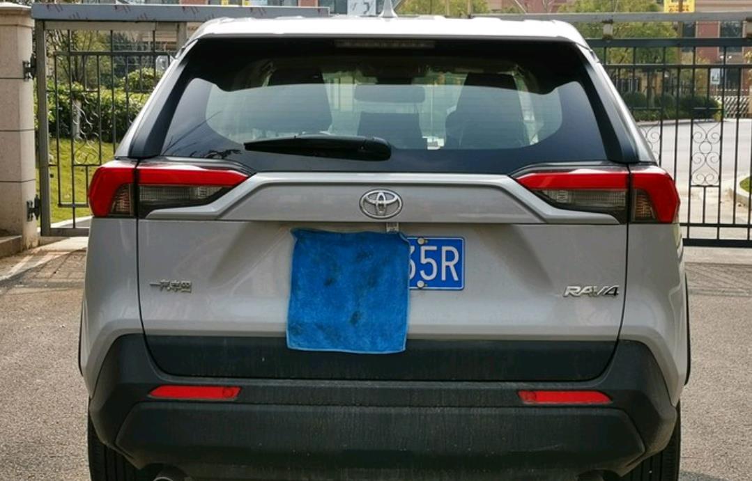 吉利汽车|幸福来得太突然，23小伙喜提丰田RAV4，分享3000公里用车感受
