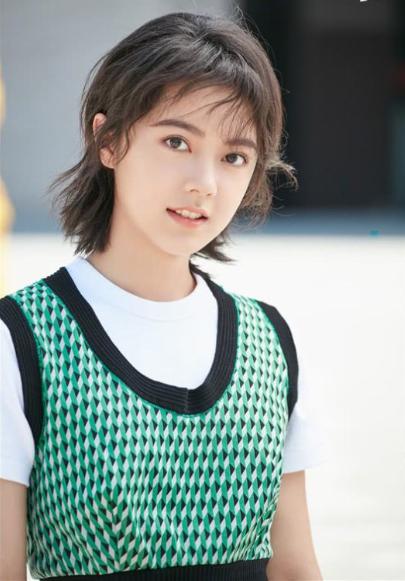 学霸|张子枫被曝没有高中毕业证，高考成绩疑不到400，学霸人设引质疑