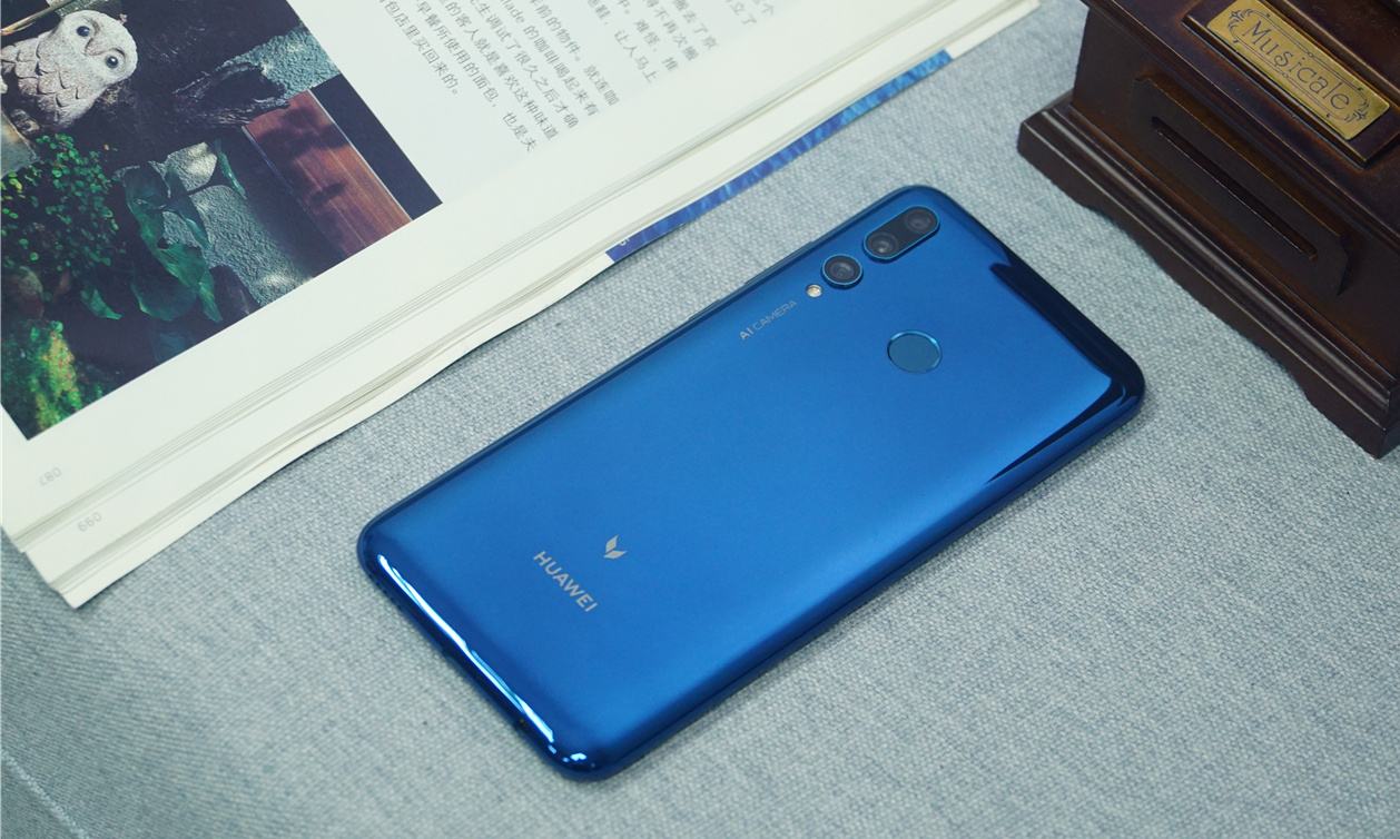 华为手机@看似便宜实则鸡肋,这四款华为手机已经过时,别贪便宜入手!