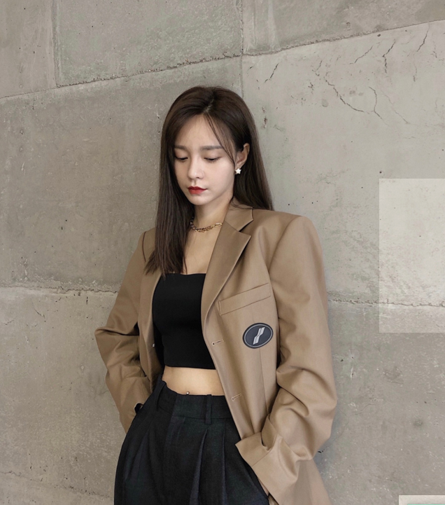 [沈梦辰]沈梦辰秒变西装“大佬”！齐刘海换侧分发型像换了个人