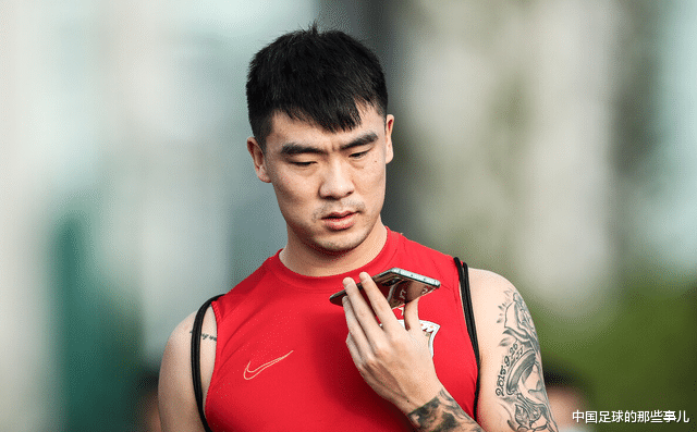 石柯|一身肥肉还要税后1200万才肯签！坑完上港的石柯还要坑鲁能？