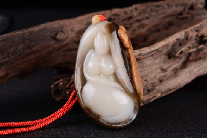 |家有美玉三色，能抵黄金万两