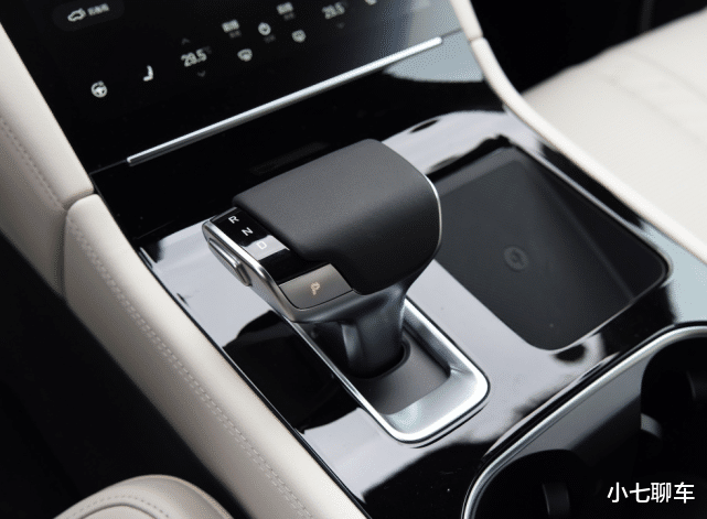 「宝马X5」国产豪门再添“黑马”,大气赛宝马X5,326马力+四屏联动,配四驱