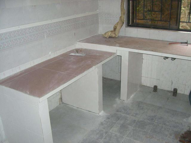 |你家橱柜还在用定制的？我家直接砖砌，耐用美观，还能省下一两万