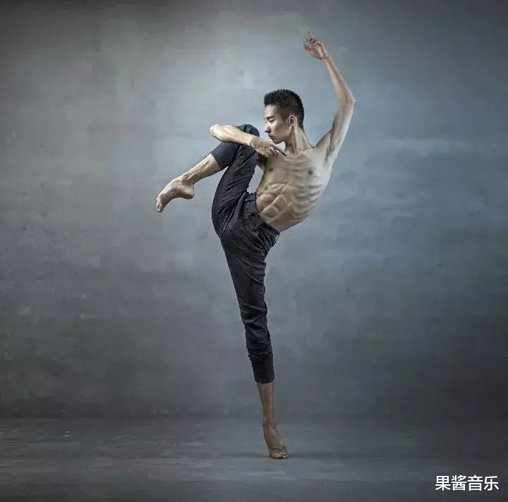 李响■入学考“造假”，还跻身春晚开场，墙都不服就服他！