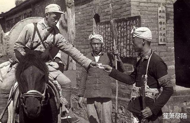 [护士]开国少将受伤住院，见护士眼熟一问才知：这是自己的新婚妻子