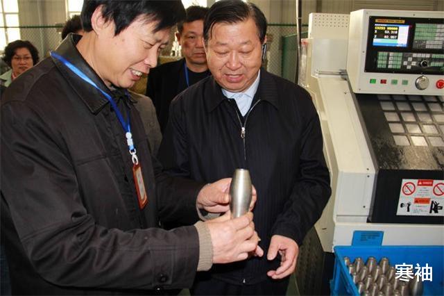 券商：儿子把老爹公司低价卖给外资，只留0.01%股份，如今公司市值600亿