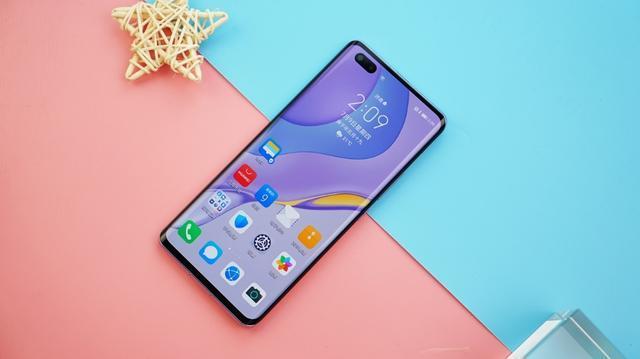 |下半年手机市场爆冷，友商想要进军高端机，与高通相爱相杀