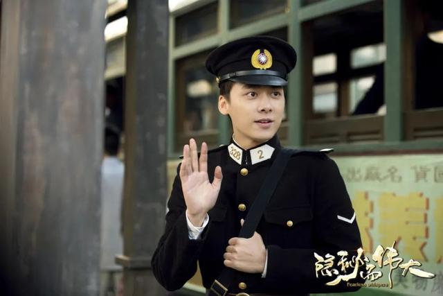 学霸|李易峰新剧豆瓣评分8.4？我恨不得冲上去调成八倍速