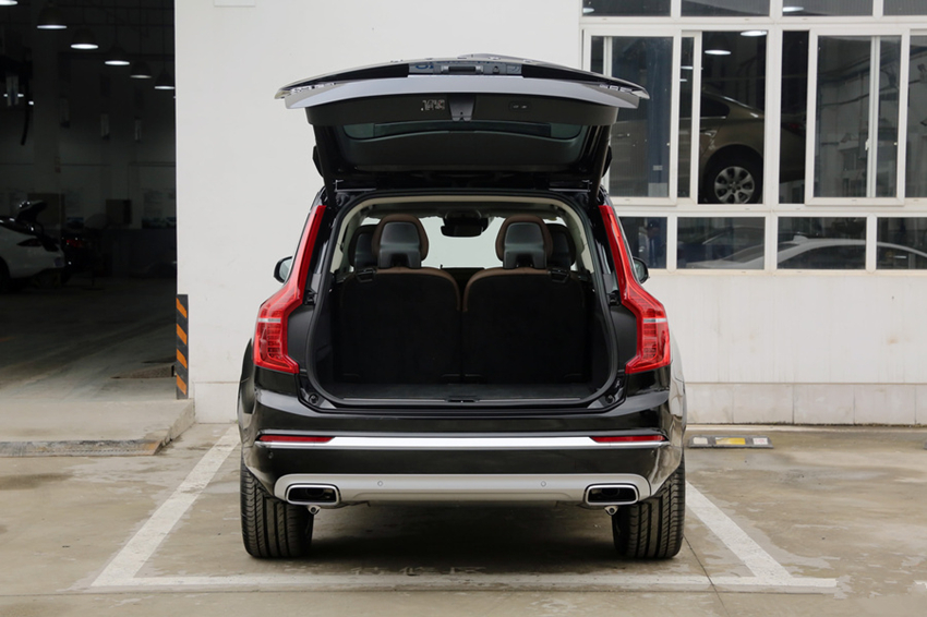 #豪车#厚道却被忽视的豪车！纯进口入华骂声为0，连跌13.89万，还没人懂