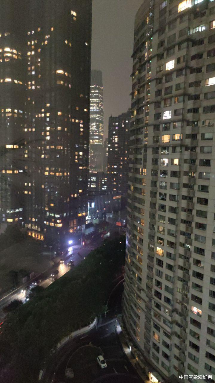 冷涡@飑线来了！密集馒头云进入华北局地白昼如夜，气象台：来者不善！